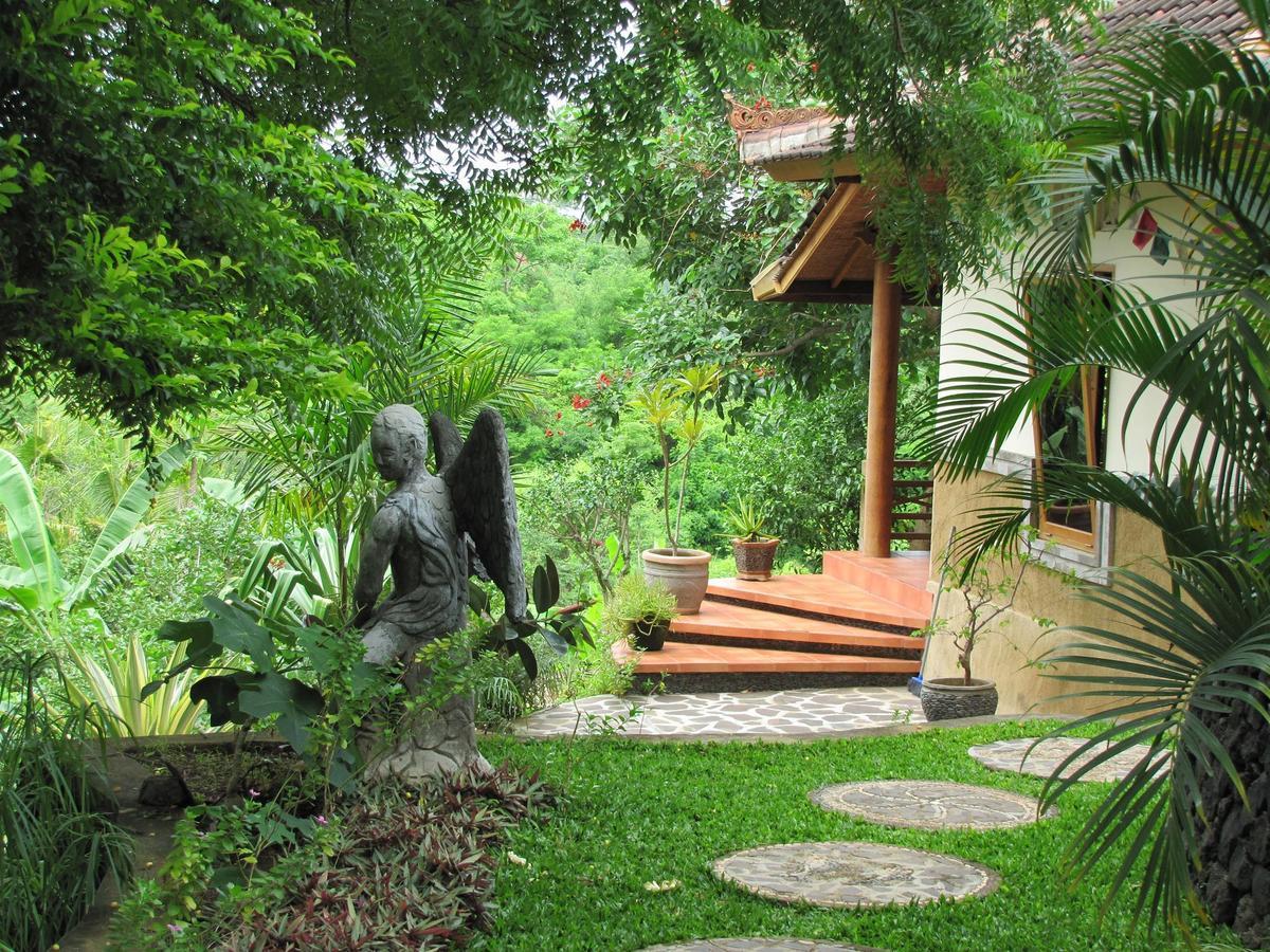 Sananda Bungalow Lovina Rom bilde